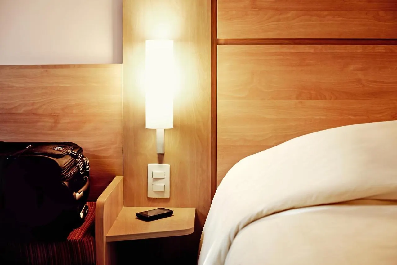 מלון מריניאן Ibis Marseille Provence Aeroport