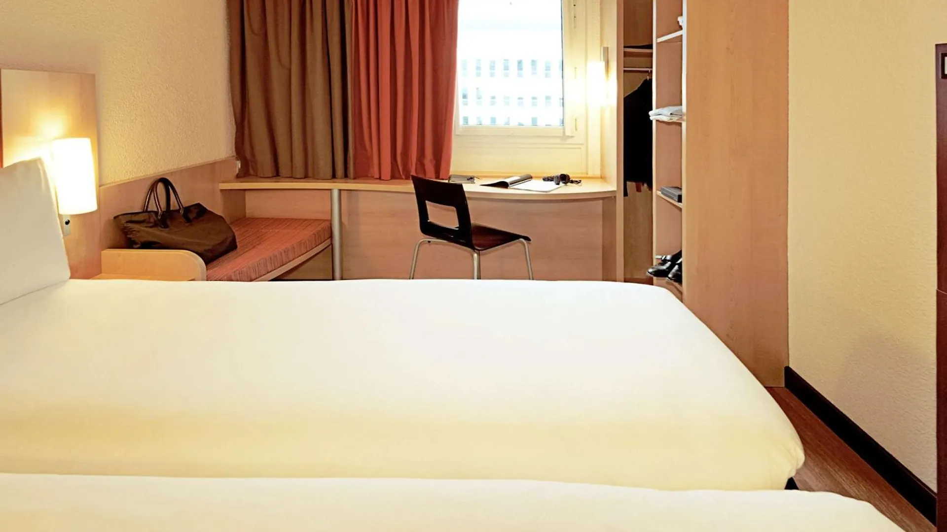 מלון מריניאן Ibis Marseille Provence Aeroport צרפת